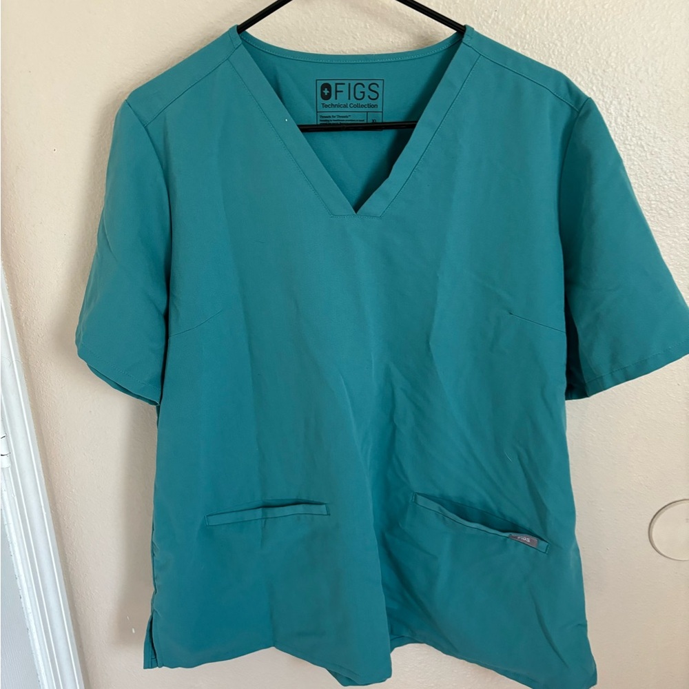 XL Figs Blue Top
